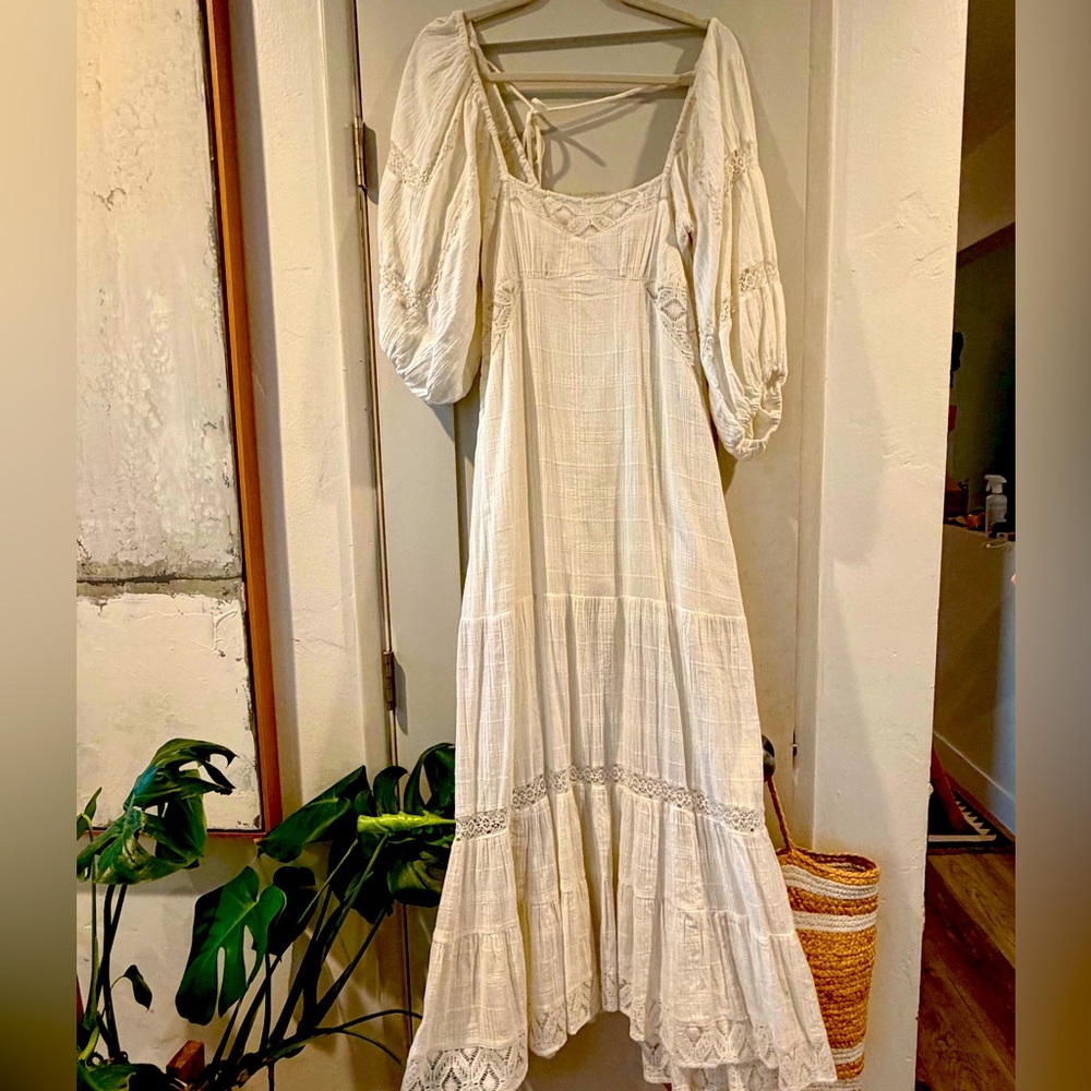 Free people Bohemian White Maxi Dress with Sleeves